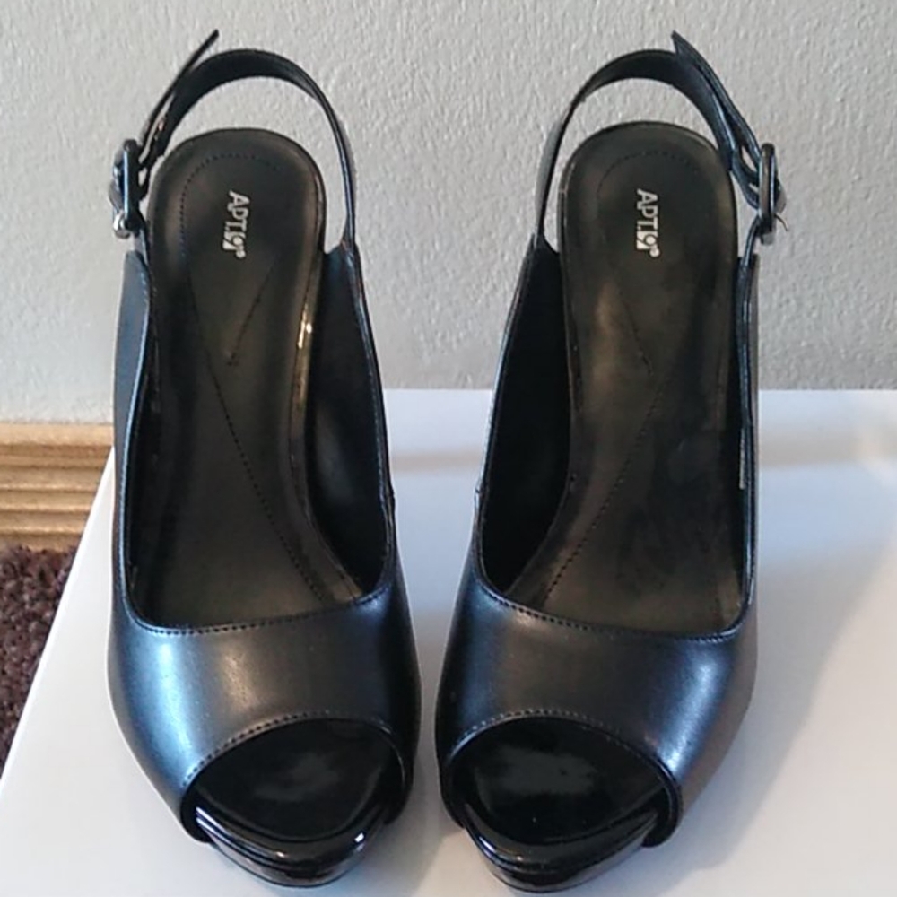 Shoes - Picture 2 of 10